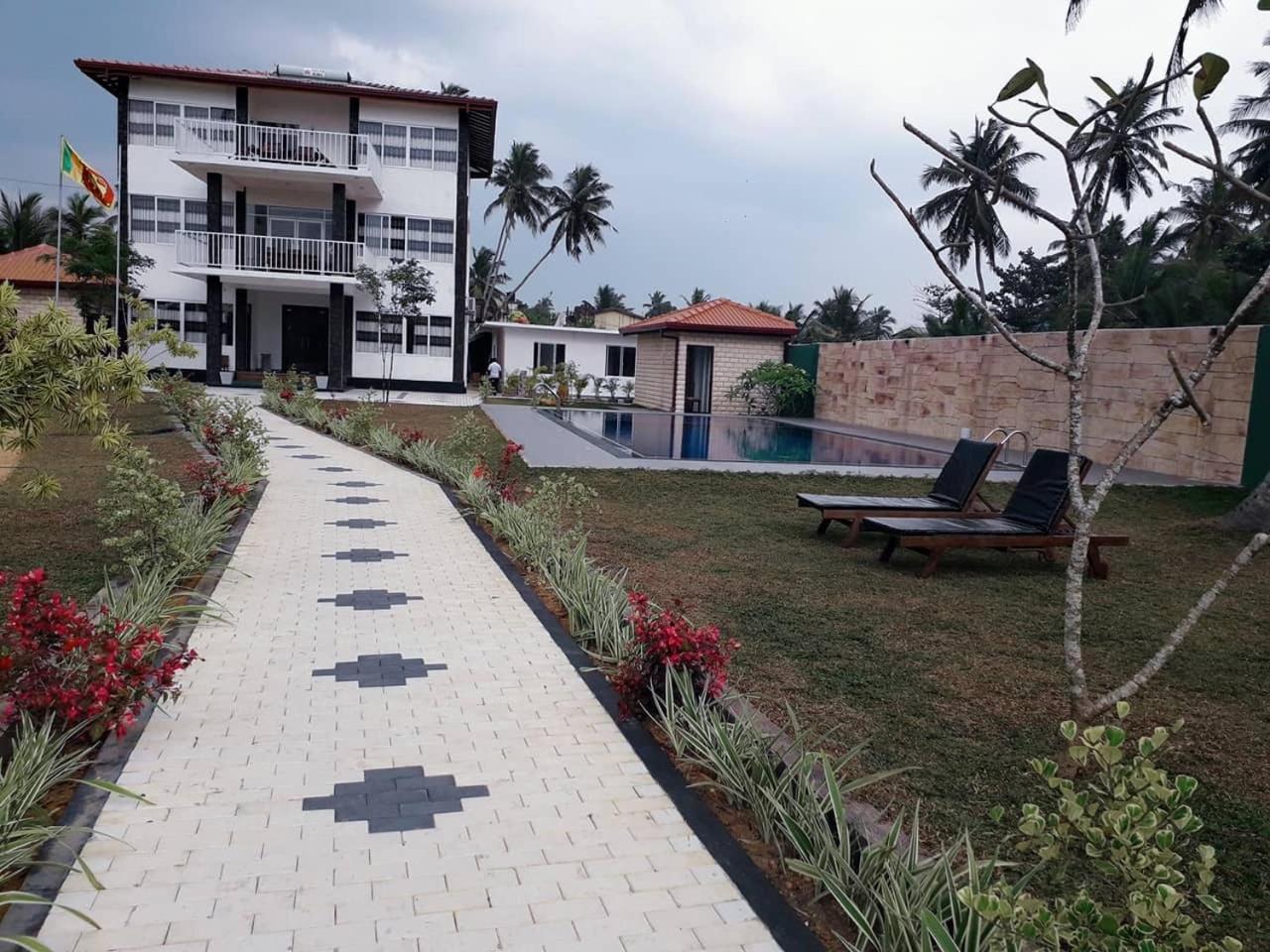 Blue Beach Villa Wadduwa Exterior photo
